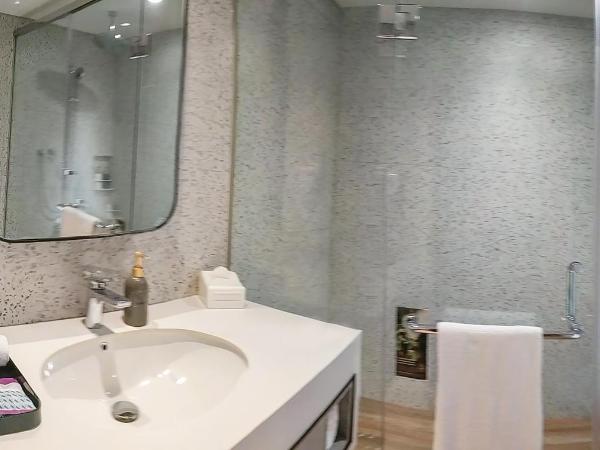 Mercure Surabaya Manyar : photo 6 de la chambre suite exécutive