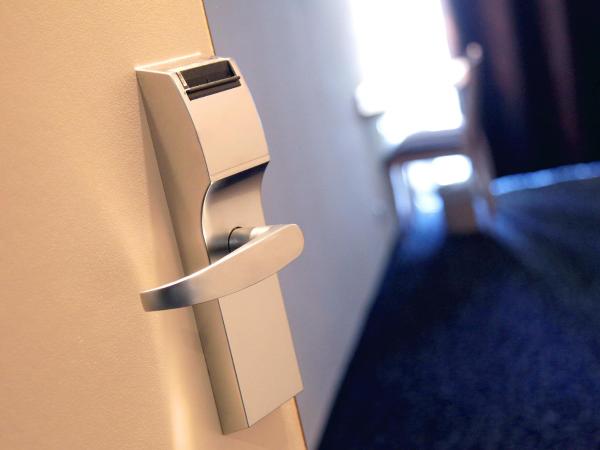 Hôtel Le Méditerranée : photo 7 de la chambre chambre simple