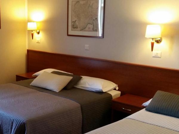 Hotel Alpi Resort : photo 4 de la chambre chambre triple
