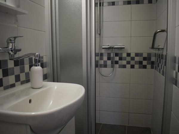 Pension Elbrs : photo 3 de la chambre chambre double Économique