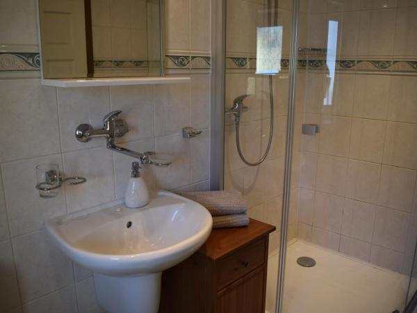 Pension Elbrs : photo 1 de la chambre chambre double standard