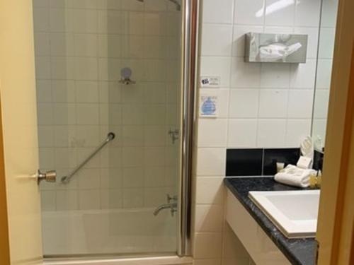 Airport Motel Brisbane : photo 1 de la chambre chambre triple deluxe