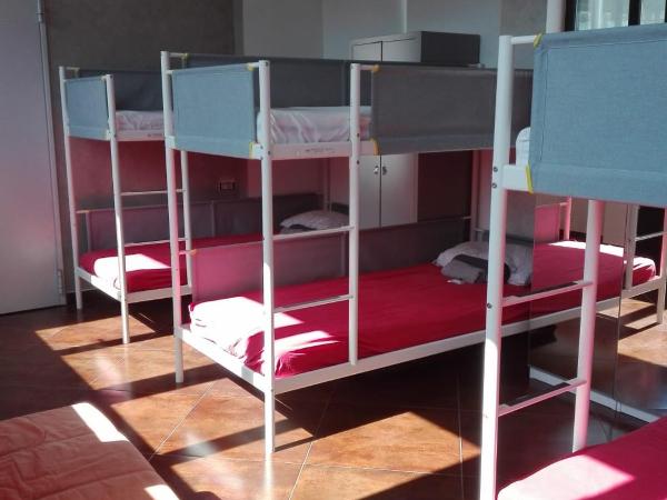 Atmos Luxe Navigli : photo 2 de la chambre lit simple dans dortoir pour femmes