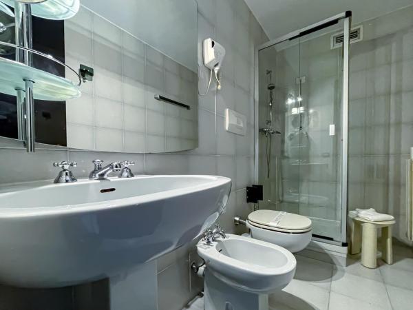 Hotel Britannia : photo 6 de la chambre chambre lits jumeaux