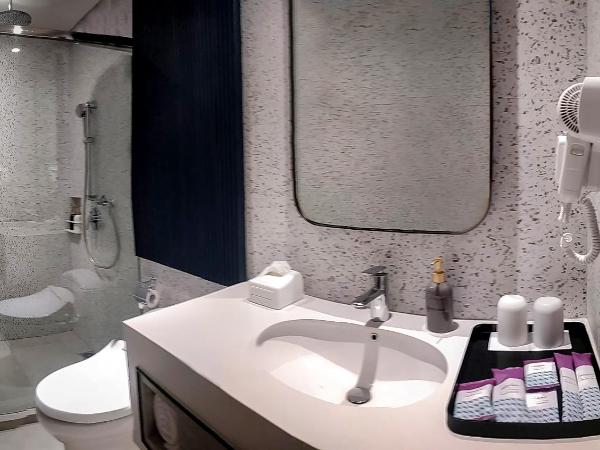 Mercure Surabaya Manyar : photo 4 de la chambre chambre lit queen-size supérieure – côté ville