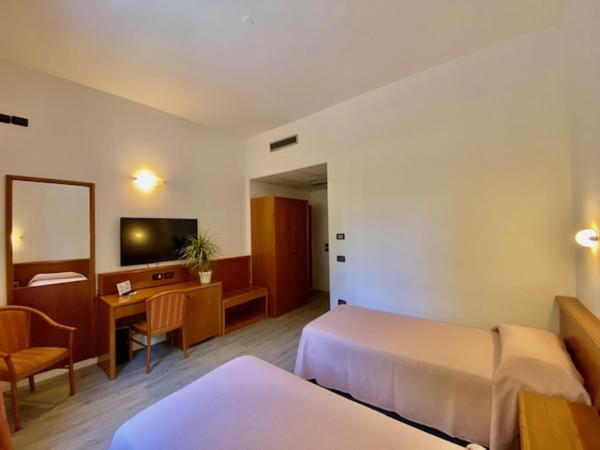 Hotel Garibaldi : photo 2 de la chambre chambre lits jumeaux