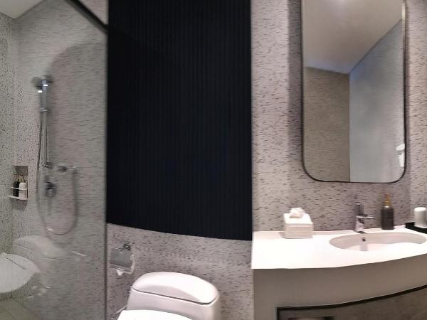 Mercure Surabaya Manyar : photo 5 de la chambre chambre lit queen-size supérieure – côté ville