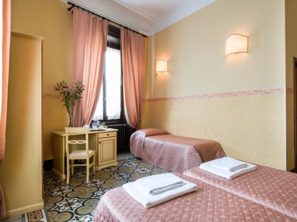 Hotel Fiorita : photo 2 de la chambre chambre quadruple
