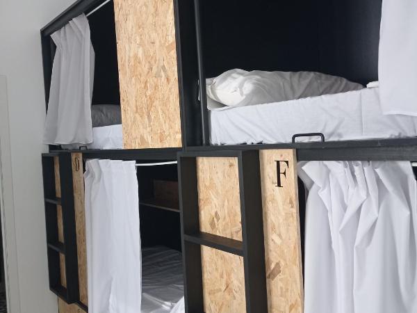 Planeta Cadiz Hostel : photo 5 de la chambre lit dans dortoir 6 lits