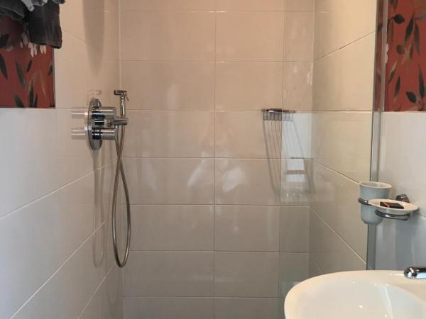 Bed & Breakfast Diemerbrug : photo 10 de la chambre chambre double avec salle de bains privative