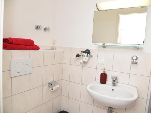 Twinhof : photo 8 de la chambre chambre double avec salle de bains privative