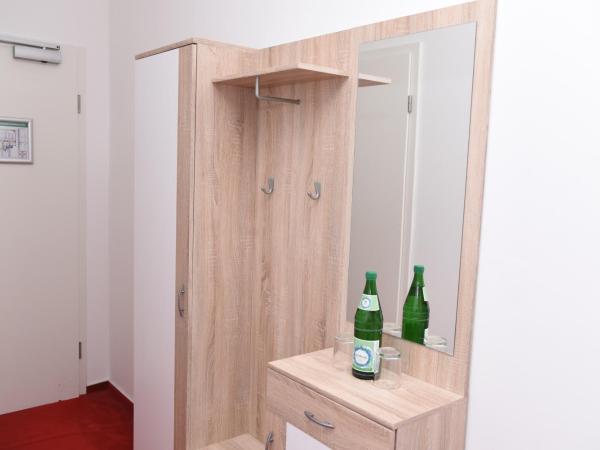 Twinhof : photo 4 de la chambre chambre simple avec salle de bains 