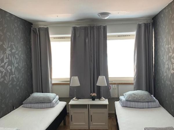 Helsingborgs Vandrarhem, Helsingborg Hostel : photo 1 de la chambre chambre lits jumeaux avec salle de bains commune