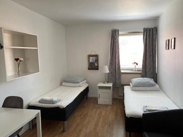 Helsingborgs Vandrarhem, Helsingborg Hostel : photo 5 de la chambre chambre lits jumeaux avec salle de bains commune