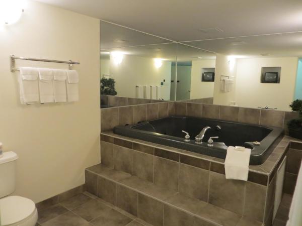 Comfort Inn & Suites : photo 4 de la chambre suite lit king-size avec jacuzzi - non-fumeurs