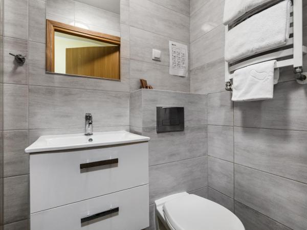 Hotel Olivia : photo 7 de la chambre economy room - ground floor with icerink view