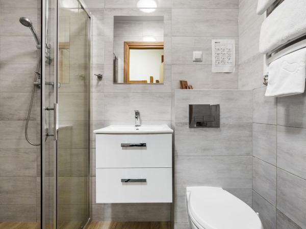 Hotel Olivia : photo 6 de la chambre economy room - ground floor with icerink view