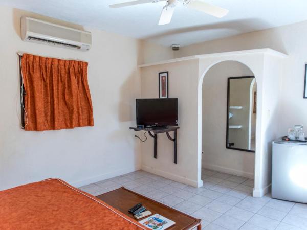 Villablanca Garden Beach Hotel : photo 6 de la chambre standard  room (no kitchen)