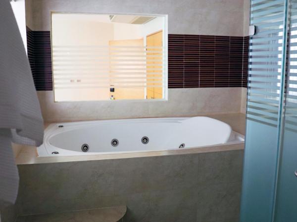 Hotel Rio 1300 : photo 2 de la chambre suite lit king-size