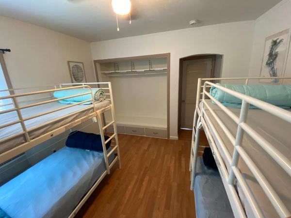 WHOLE Family - Barrette (front) : photo 2 de la chambre lit superposé dans dortoir mixte