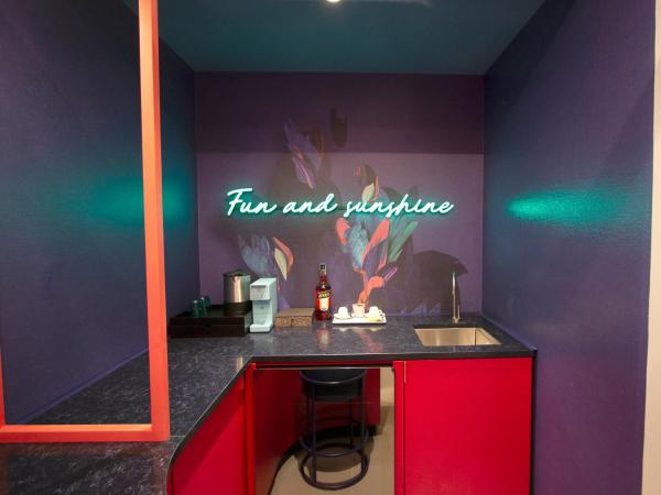 Demo Hotel Design Emotion : photo 5 de la chambre suite lit queen-size