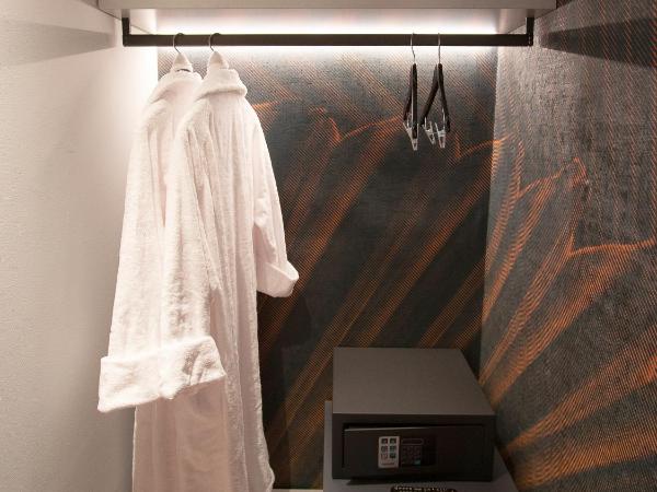Demo Hotel Design Emotion : photo 4 de la chambre suite lit queen-size