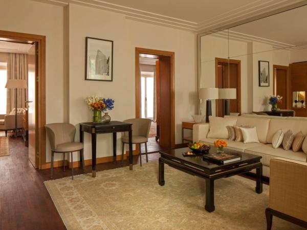 Four Seasons Hotel Milano : photo 4 de la chambre suite exécutive four seasons avec lit king-size