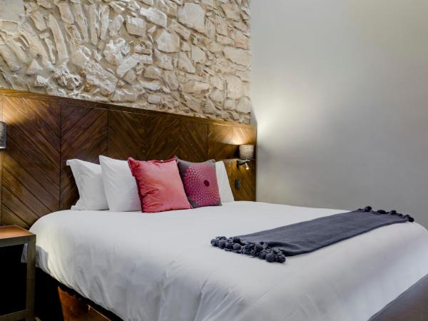 Hotel Casa Once : photo 4 de la chambre suite lit queen-size