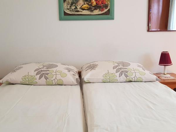 Wynajem pokoi : photo 10 de la chambre chambre double - vue sur jardin