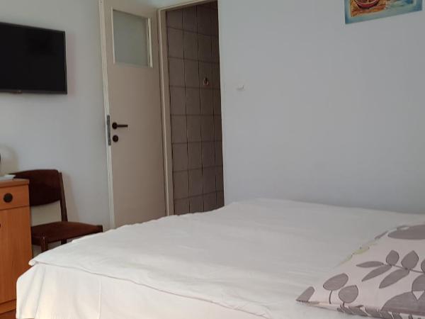 Wynajem pokoi : photo 9 de la chambre chambre double - vue sur jardin