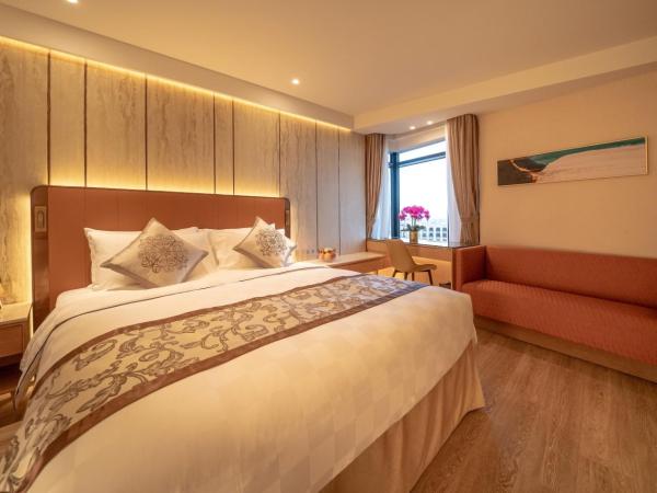 Hotel Golden Dragon : photo 3 de la chambre chambre double - vue sur port