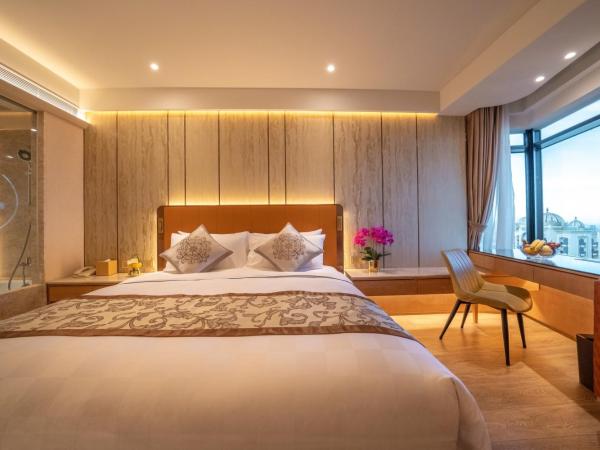 Hotel Golden Dragon : photo 2 de la chambre chambre double - vue sur port