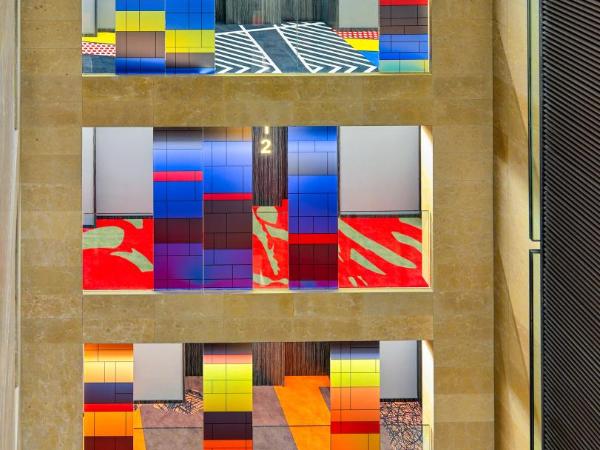 H10 Art Gallery 4* Sup : photo 5 de la chambre chambre atrium supérieure