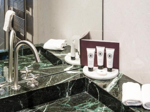 Armancette - The Leading Hotels of the World : photo 10 de la chambre chambre mont joly