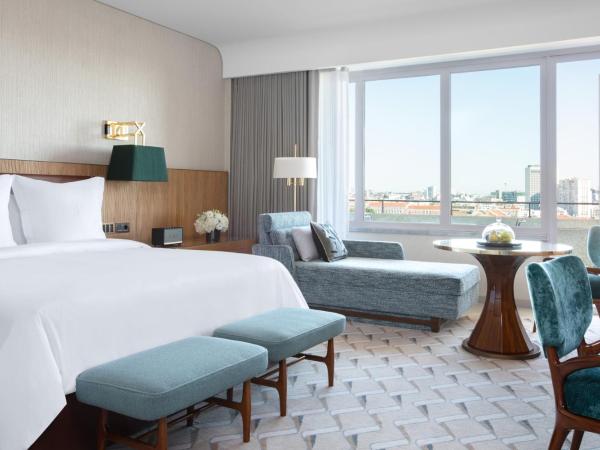 Four Seasons Hotel Ritz Lisbon : photo 6 de la chambre chambre lit king-size premier - vue sur parc