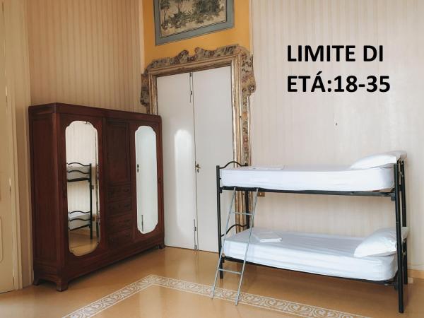 Salerno Experience HOSTEL- Age Limit 18-35 : photo 3 de la chambre lit dans dortoir mixte de 6 lits