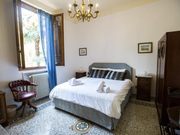 Baldovini Home Stay, Close to the city center : photo 5 de la chambre chambre double - vue sur jardin