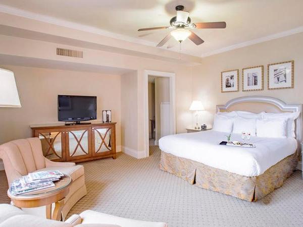 Warwick Melrose Hotel : photo 4 de la chambre chambre lit king-size classique