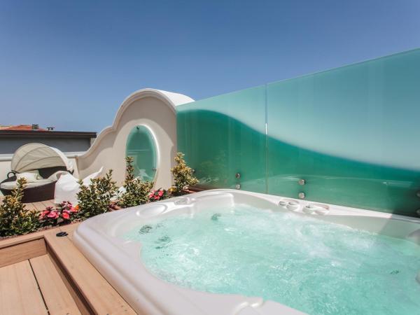 Princier Fine Resort & SPA : photo 7 de la chambre suite lit queen-size avec jacuzzi - vue sur mer