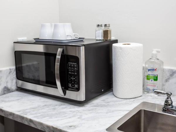 Studio with Large Balcony- San Diego Gateway : photo 9 de la chambre studio