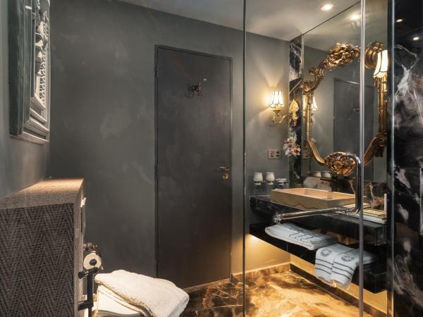 Arte by Thomas Chan : photo 6 de la chambre hébergement palais noir iv