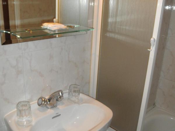 Hostal Los Andes : photo 7 de la chambre chambre simple avec salle de bains commune