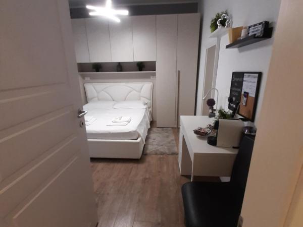 ALESSANDRA'S HOME : photo 3 de la chambre chambre double deluxe avec salle de bains privative