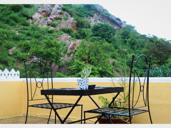 Raj Haveli- A Heritage Samode : photo 3 de la chambre chambre double - vue sur montagne