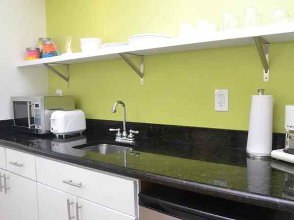 Victoria Park Hotel : photo 2 de la chambre studio queen avec 2 lits queen-size