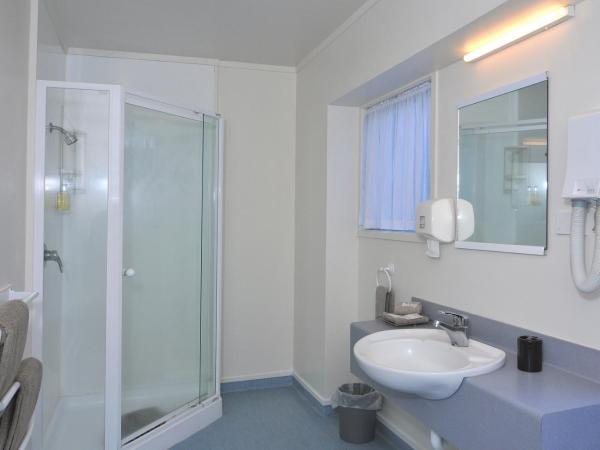 Fenton Court Motel : photo 1 de la chambre studio avec jacuzzi (Étage inférieur)