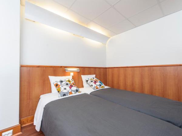 Forenom Aparthotel Tampere : photo 3 de la chambre chambre triple avec 3 lits simples