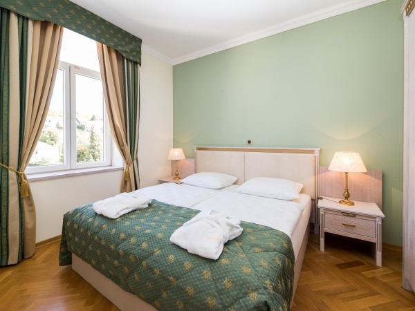 Hotel Kvarner Palace : photo 3 de la chambre chambre familiale