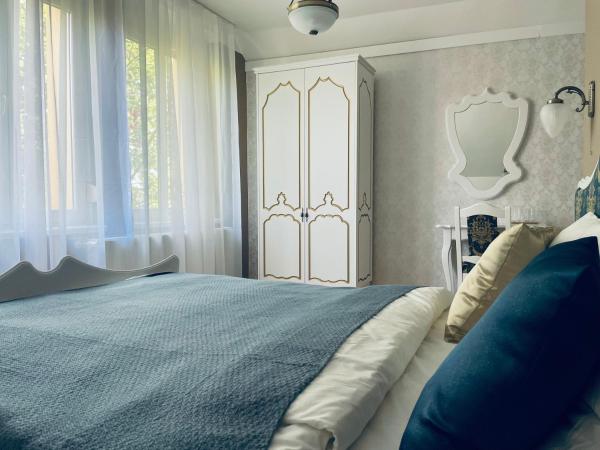 Villabaroque_Eger : photo 6 de la chambre petite chambre double