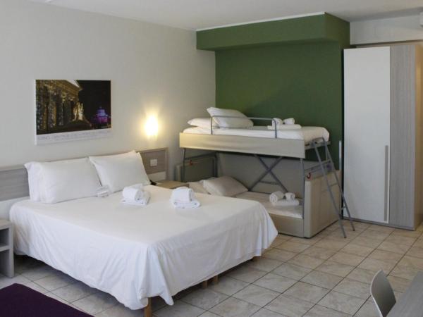 Best Quality Hotel Politecnico : photo 2 de la chambre chambre quadruple